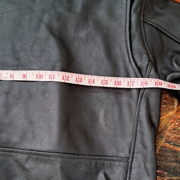 Vintage black LeatherJacket - Picture 11 of 16